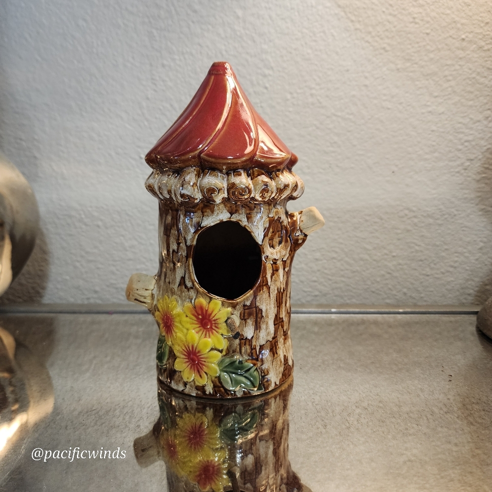 Pottery Birdhouse      ☆